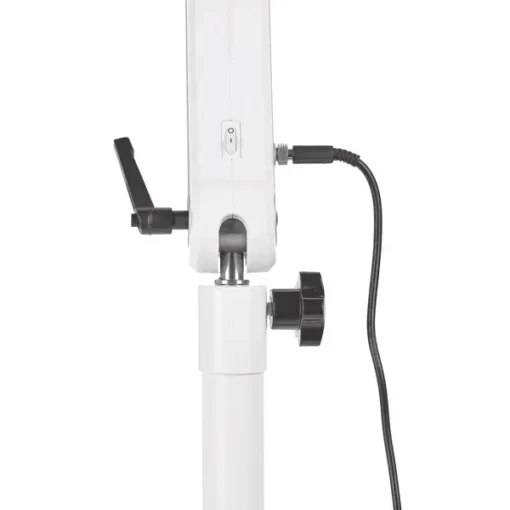 Untersuchungsleuchte Servocomfort LED 5-Fuß-Fahrstativ, Leuchtstärke 44.000 Lux bei 50 cm Abstand bzw. 16.000 Lux bei einem Abstand von 100 cm.